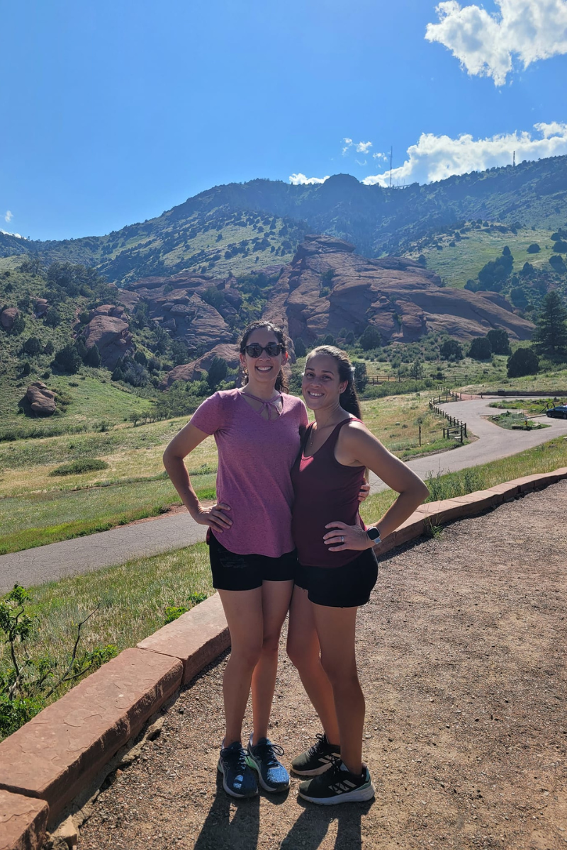 two girls hiking in colorado close to denver - red rocks - the walking mermaid
