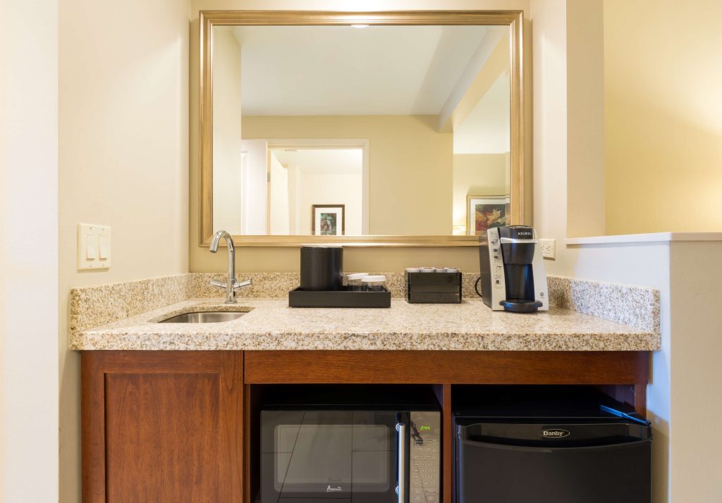Embassy Suites by Hilton Denver Downtown bathroom