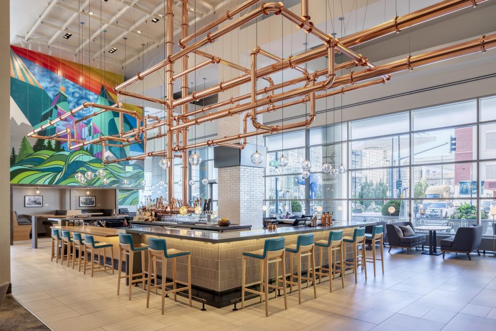 eating and bar area at hyatt regency